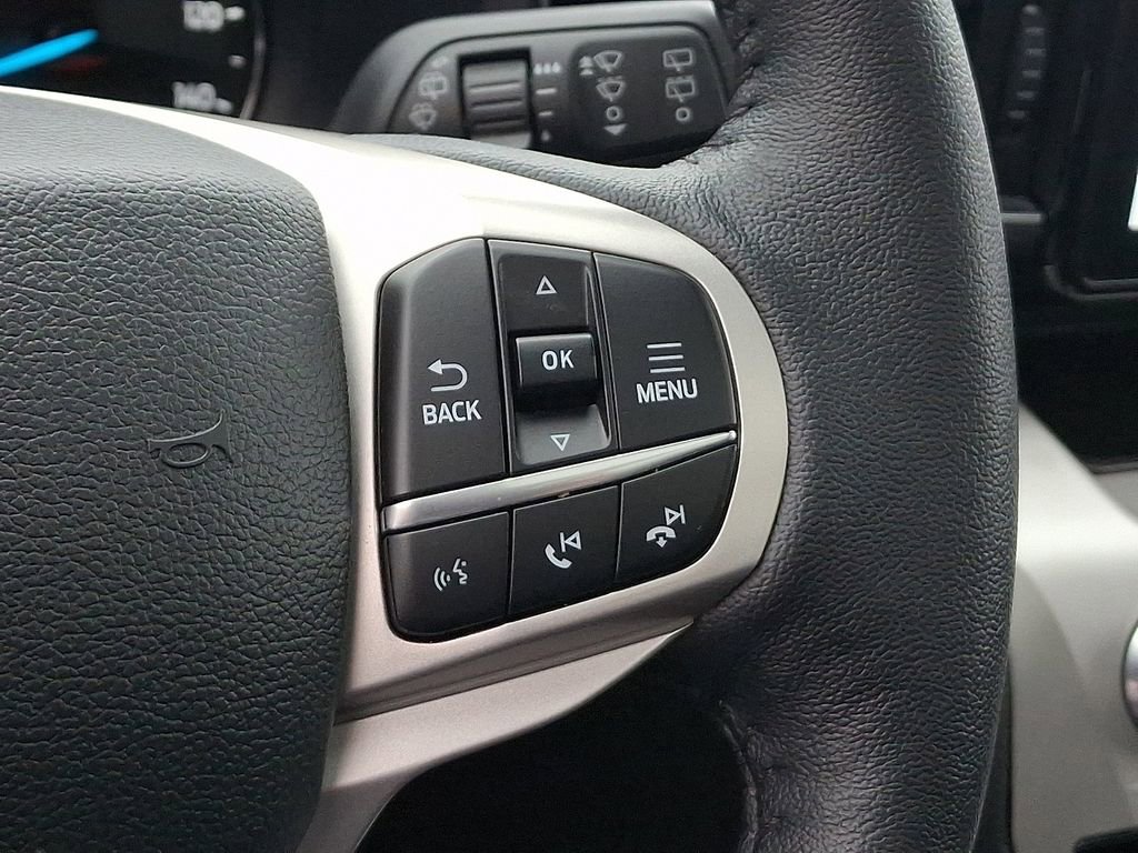Certified 2022 Ford Explorer XLT w/ Equipment Group 202A AWD/4WD image 25