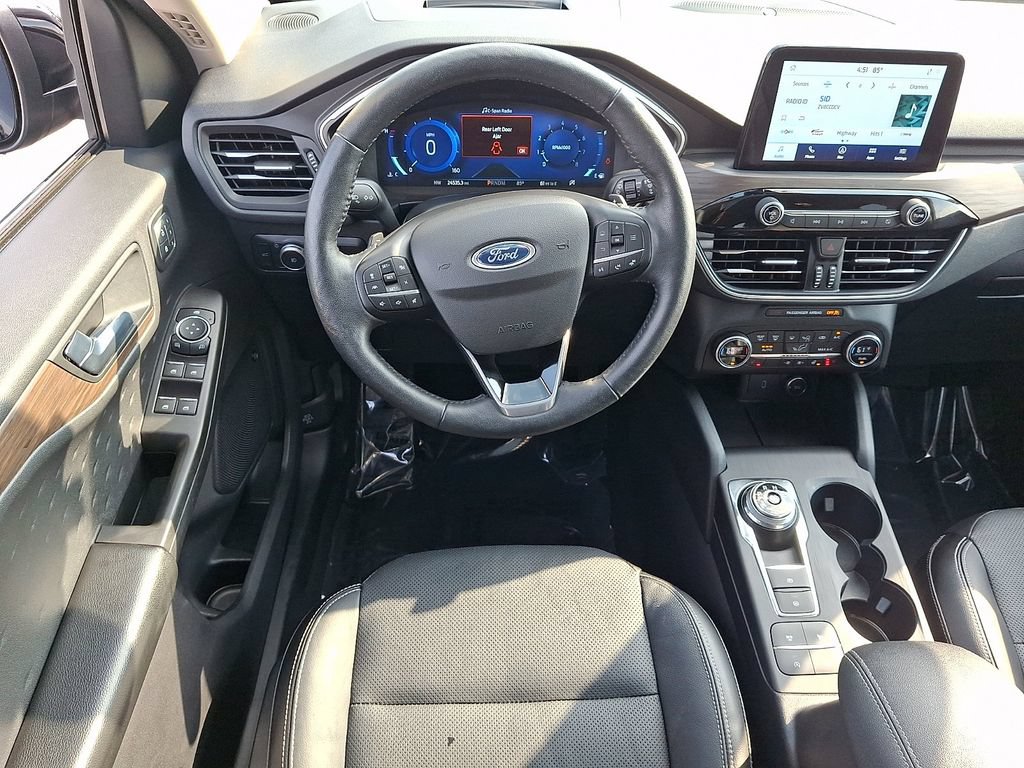 Certified 2020 Ford Escape Titanium AWD/4WD image 11