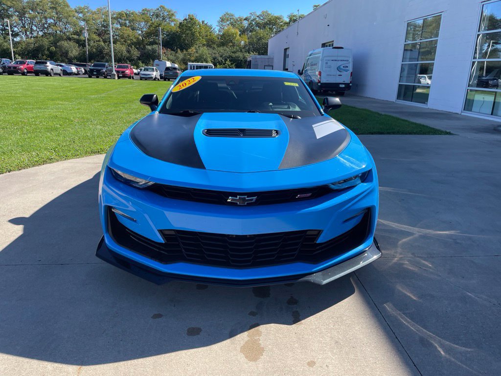 Used 2022 Chevrolet Camaro SS w/ Design Package 3 RWD image 3