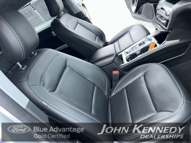 Certified 2022 Ford Explorer XLT w/ Equipment Group 202A image 38