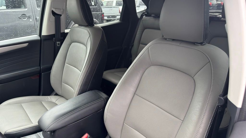 Certified 2022 Ford Escape SE w/ SE Sport Appearance Package AWD/4WD image 15