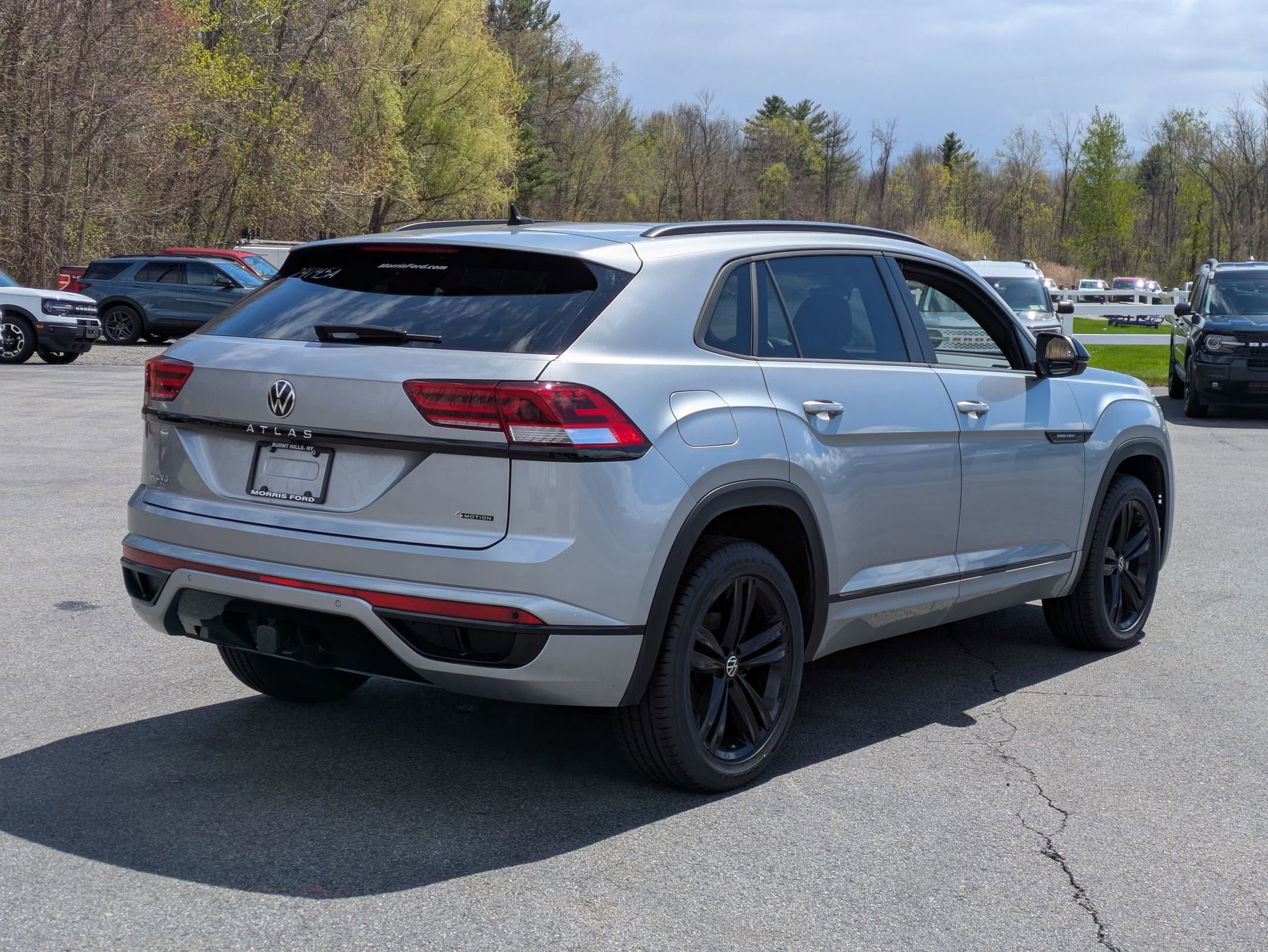 Used 2023 Volkswagen Atlas Cross Sport SEL AWD/4WD image 3