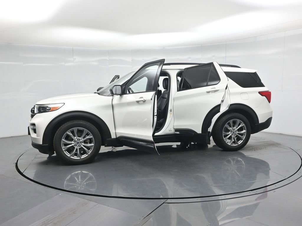 Certified 2021 Ford Explorer XLT w/ Equipment Group 202A RWD image 36
