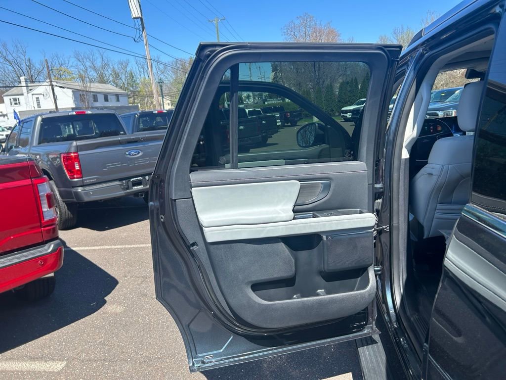 Certified 2025 Ford Expedition Max Platinum AWD/4WD image 18