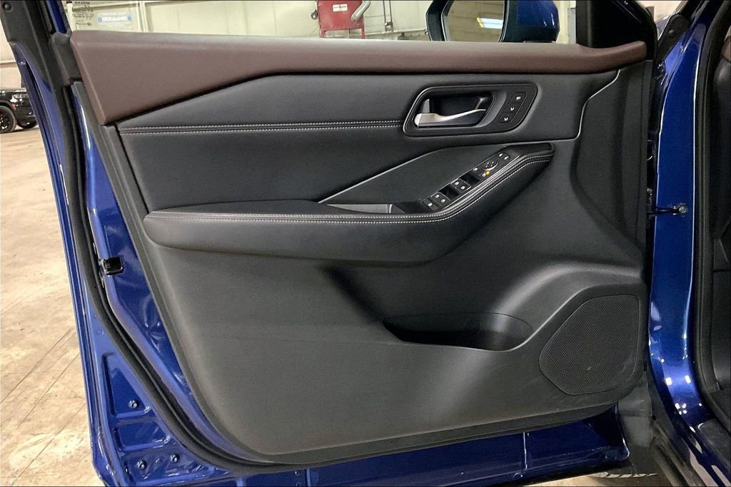 Used 2023 Nissan Rogue SL w/ SL Premium Package image 22