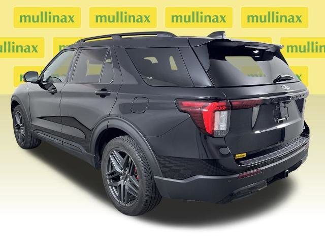 Certified 2025 Ford Explorer ST-Line w/ Premium Package image 11