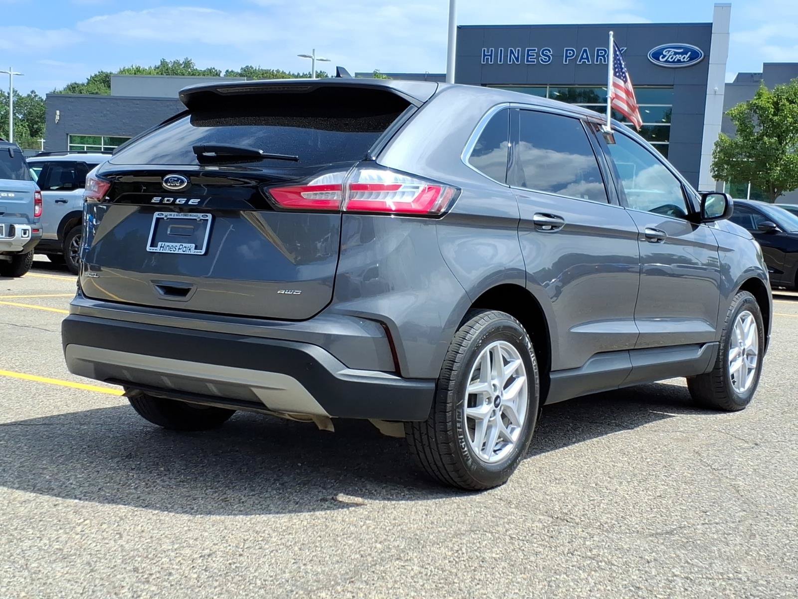 Certified 2024 Ford Edge SEL w/ Convenience Package AWD/4WD image 7