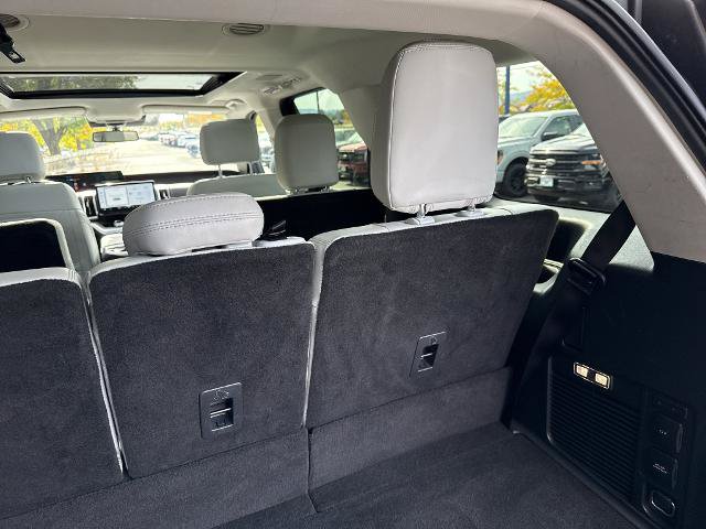 Certified 2025 Ford Expedition Platinum w/ Driver's Package AWD/4WD image 7