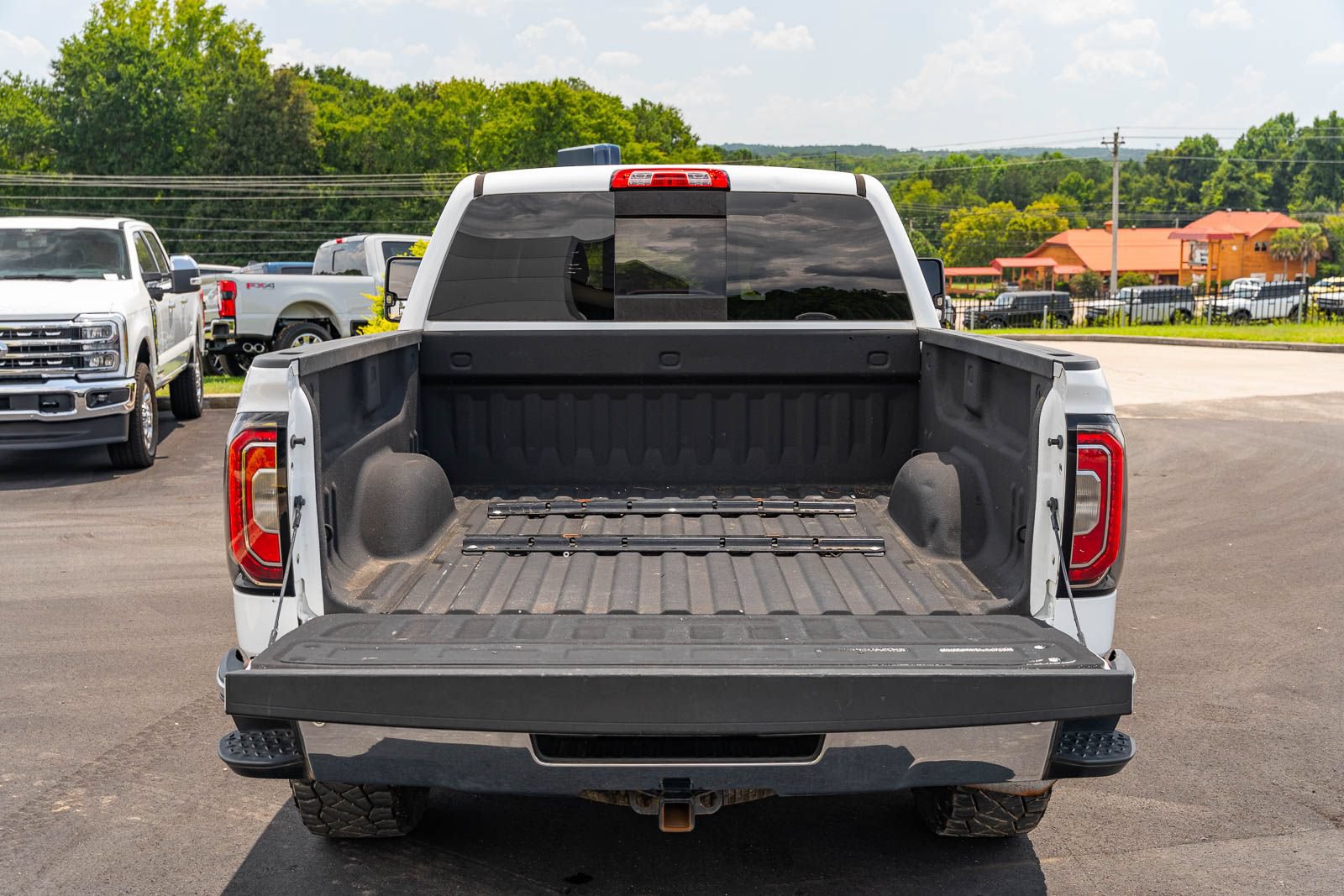 Used 2018 GMC Sierra 1500 SLT w/ Texas SLT Premium Package AWD/4WD image 15