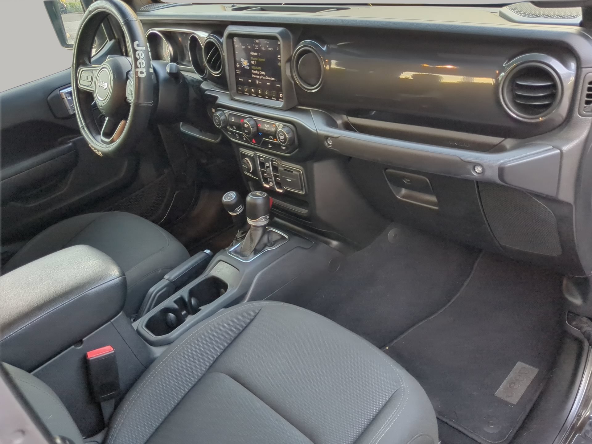 Used 2022 Jeep Gladiator Sport AWD/4WD image 46