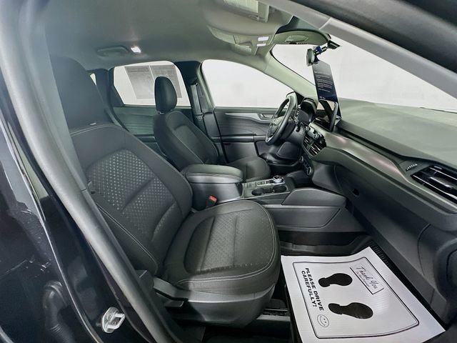 Certified 2025 Ford Escape Active w/ Cold Weather Package FWD image 34