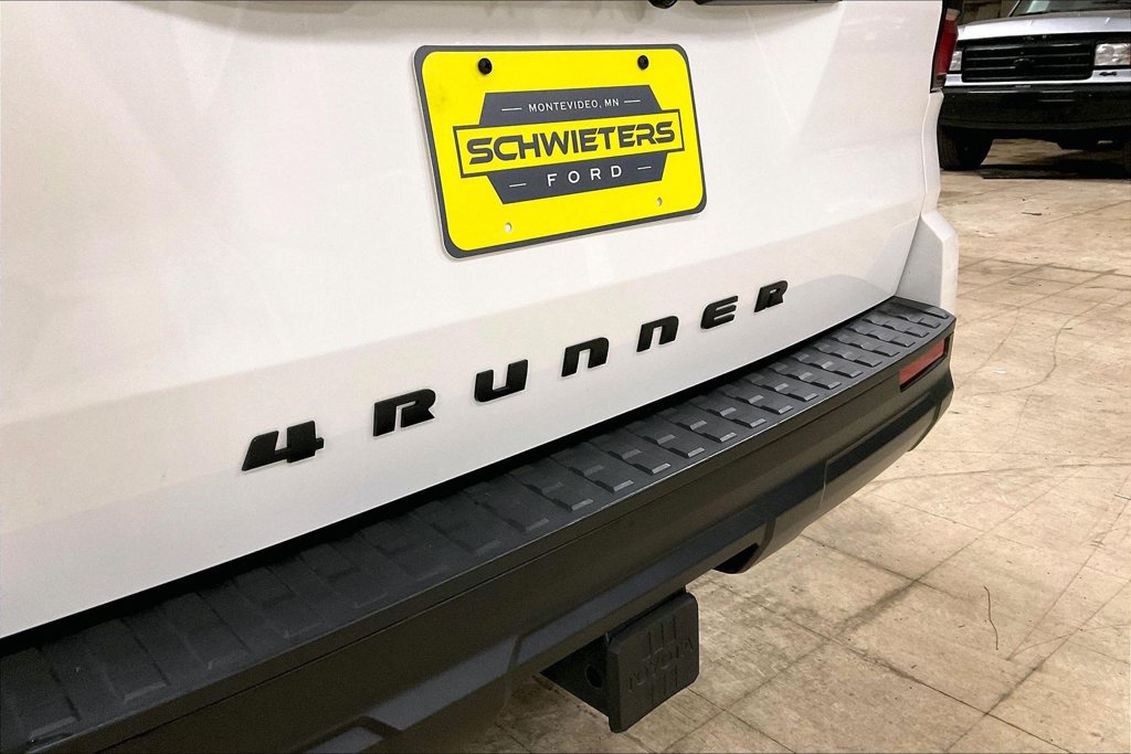 Used 2025 Toyota 4Runner SR5 AWD/4WD image 8