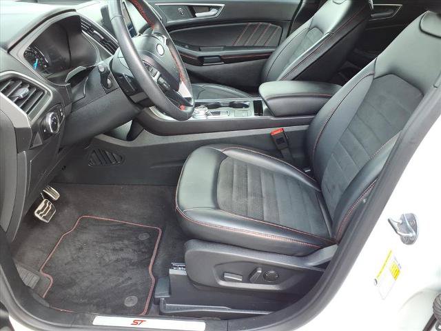 Certified 2024 Ford Edge ST-Line w/ Class II Trailer Tow Package AWD/4WD image 9