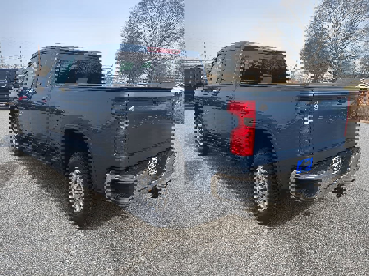 Used 2024 Chevrolet Silverado 2500 LT w/ Convenience Package image 2