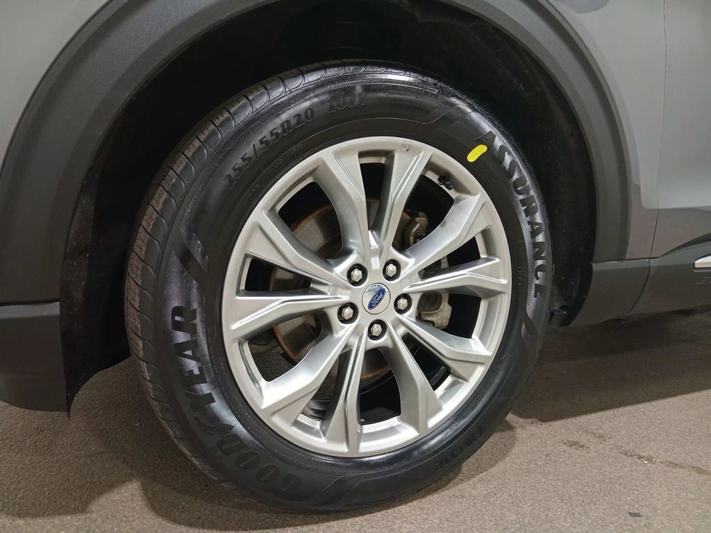 Certified 2022 Ford Explorer Limited w/ Equipment Group 301A image 12