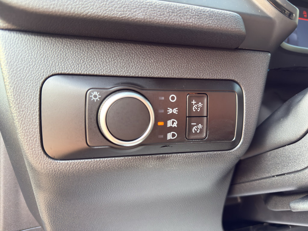 Certified 2025 Ford Escape Platinum AWD/4WD image 25