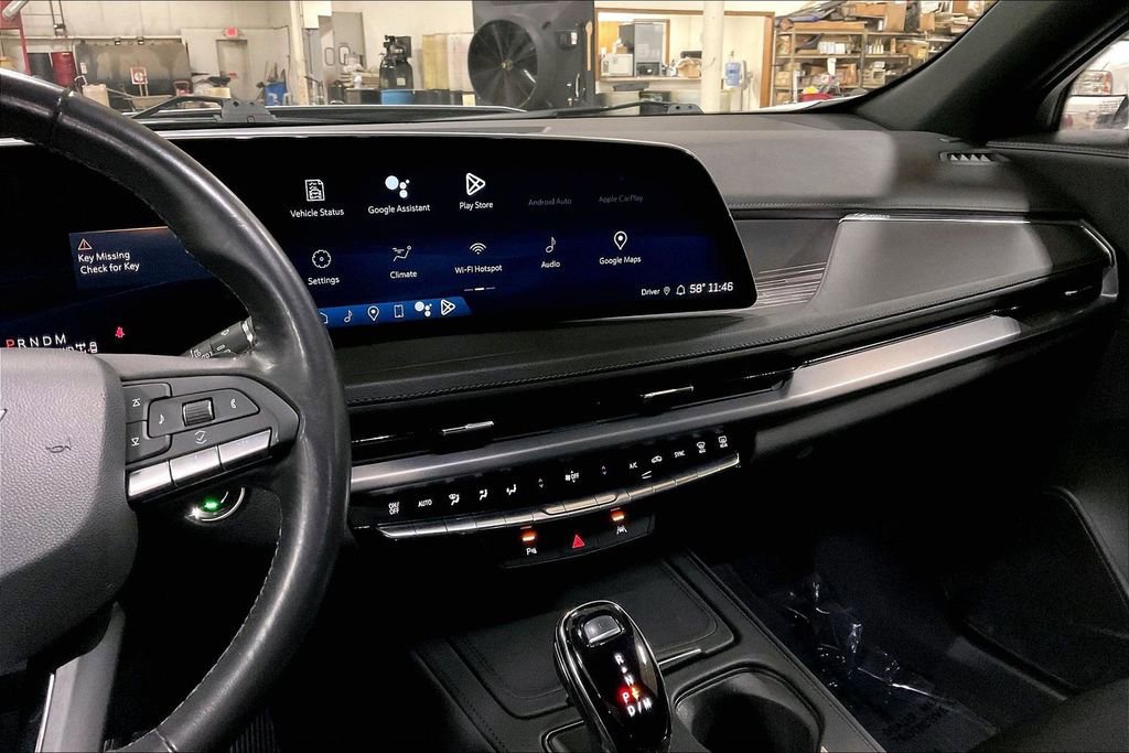 Used 2024 Cadillac XT4 Premium Luxury image 8