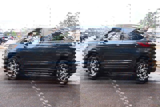 Certified 2024 Ford Edge SEL w/ Convenience Package image 2
