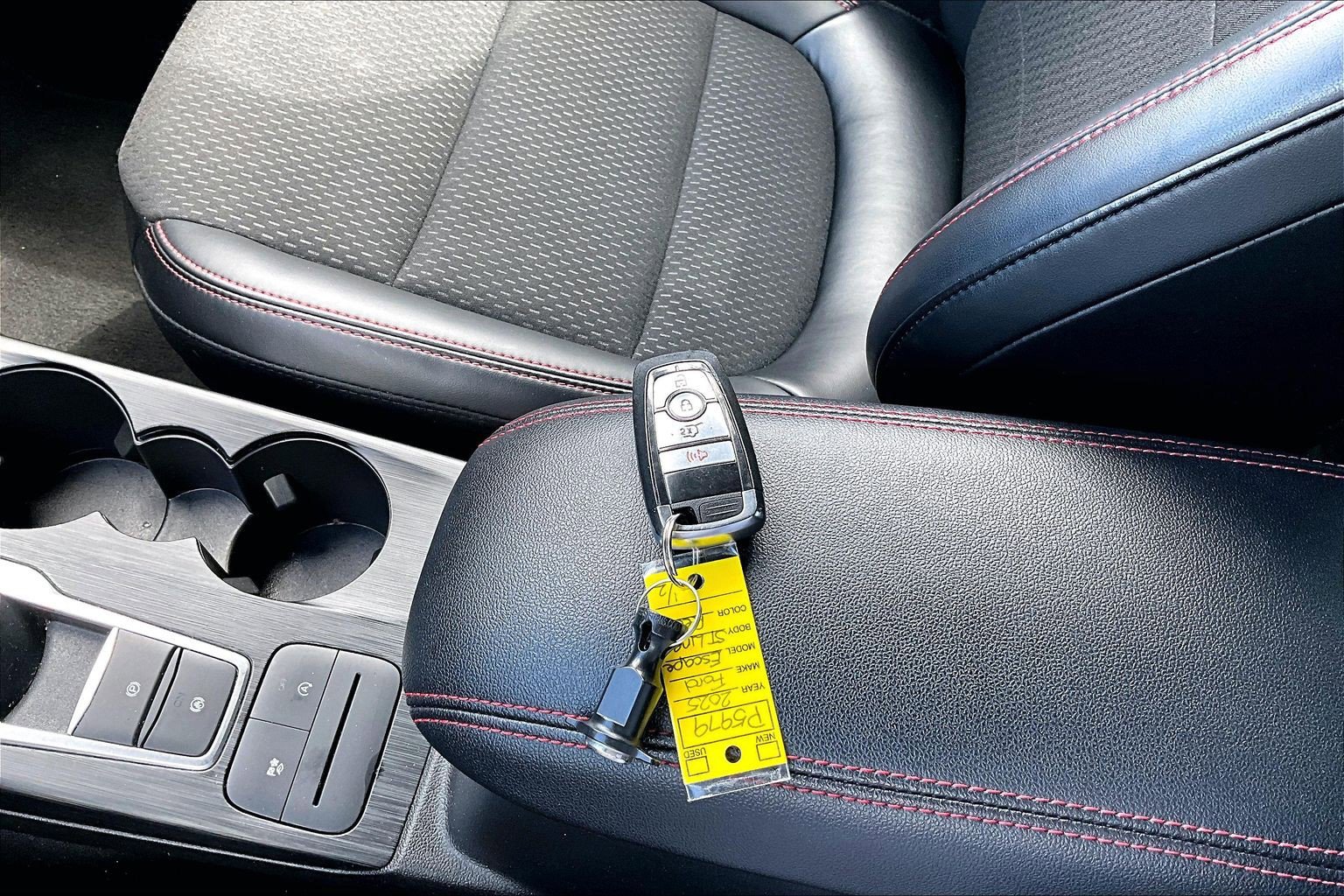 Certified 2025 Ford Escape ST-Line FWD image 11