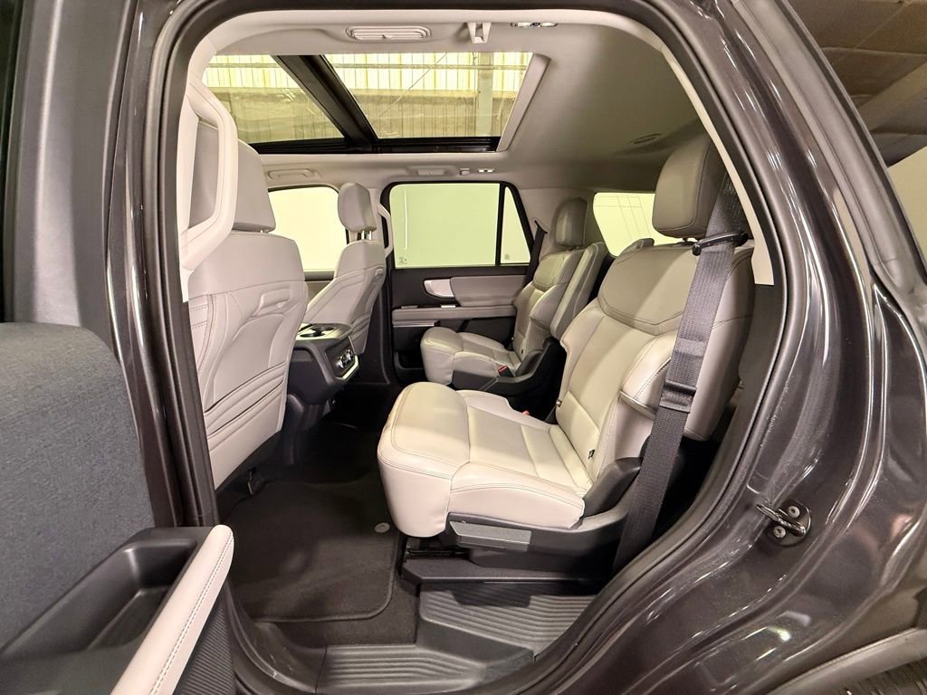 Certified 2025 Ford Expedition Active AWD/4WD image 20