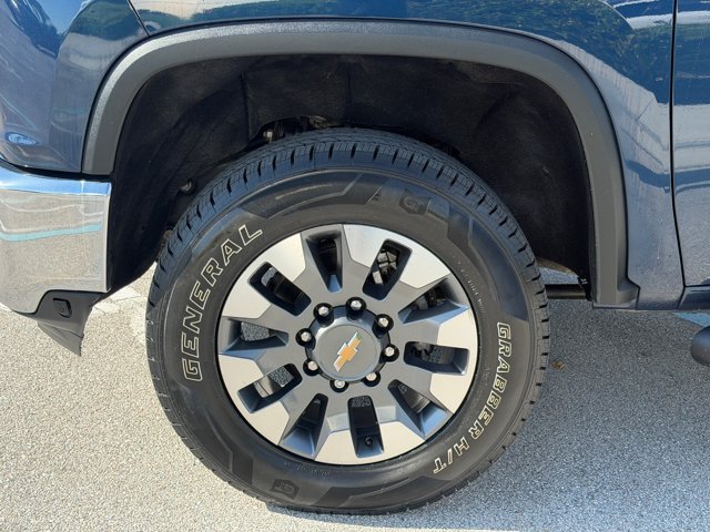 Used 2021 Chevrolet Silverado 2500 LT w/ Convenience Package AWD/4WD image 13