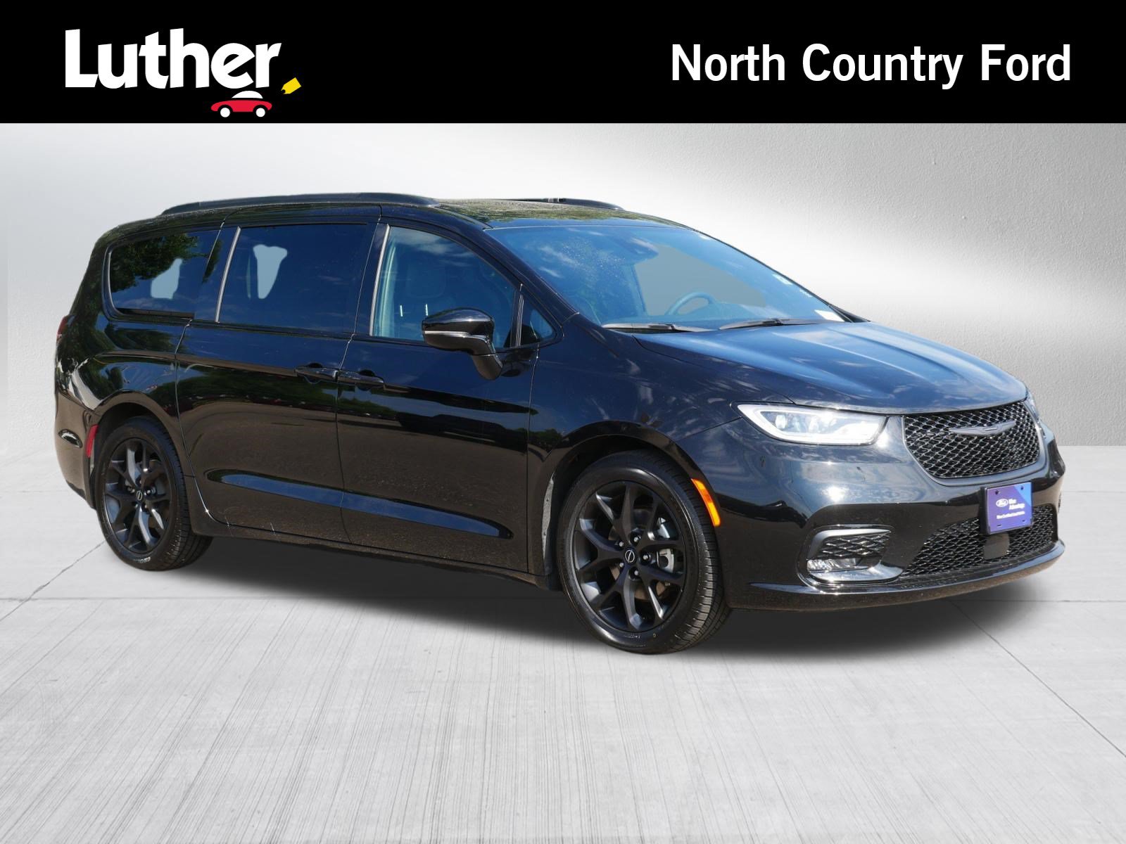Used 2026 Chrysler Pacifica Limited w/ S Appearance Package FWD image 1