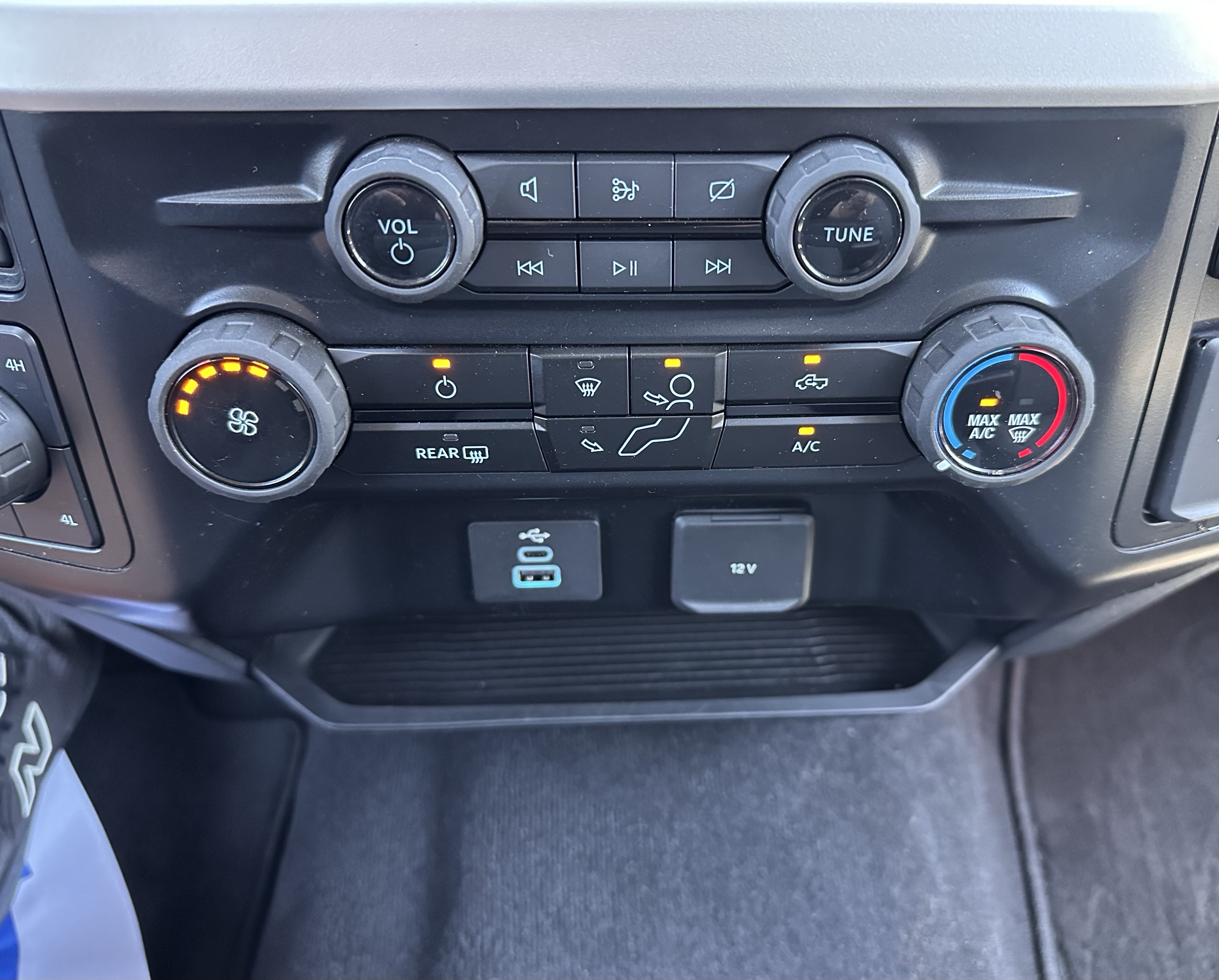 Certified 2024 Ford F250 XL w/ STX Appearance Package AWD/4WD image 27
