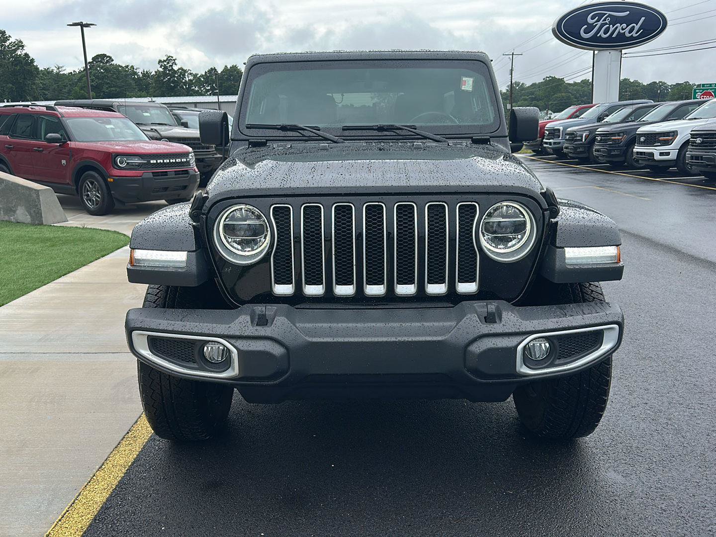 Used 2021 Jeep Wrangler Unlimited Sahara AWD/4WD video 2