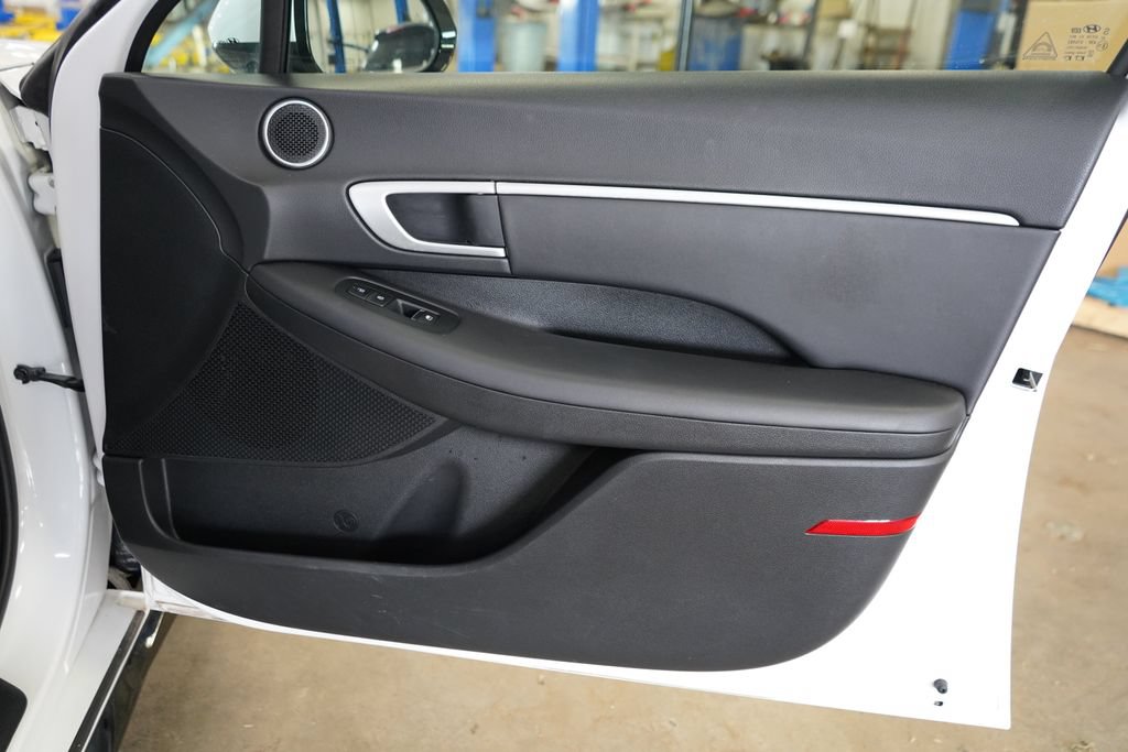 Used 2025 Hyundai Sonata SEL FWD image 17