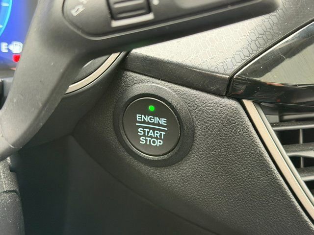 Certified 2022 Ford Escape SEL w/ SEL Stealth AWD Package image 21