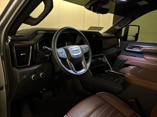 Used 2025 GMC Sierra 2500 Denali Ultimate image 9