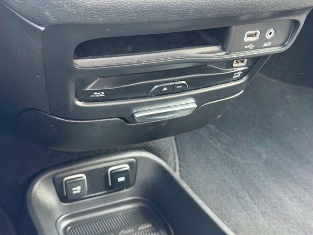 Used 2020 Chrysler Pacifica Limited w/ S Appearance Package FWD image 20