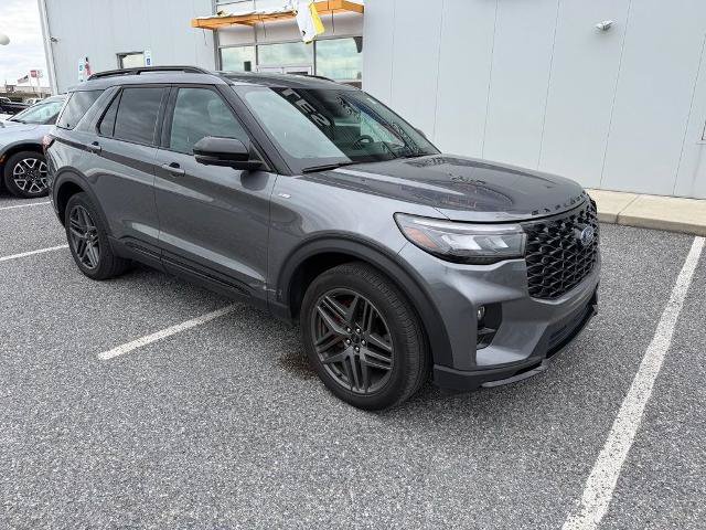 Certified 2025 Ford Explorer ST-Line w/ ST-Line Street Pack AWD/4WD image 2
