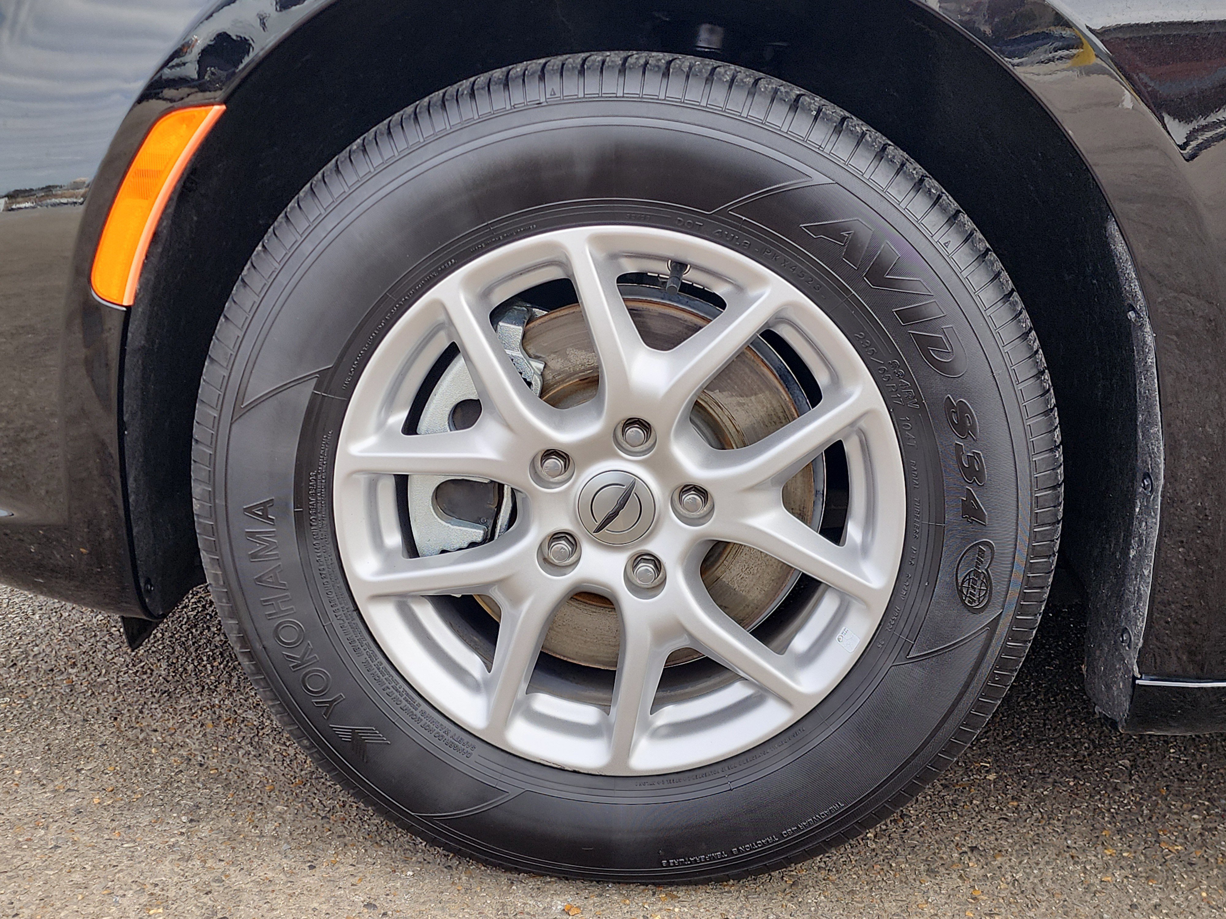 Used 2024 Chrysler Pacifica Touring-L image 9