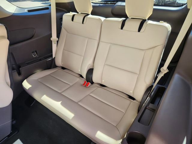 Certified 2023 Ford Explorer Platinum w/ Technology Package AWD/4WD image 19