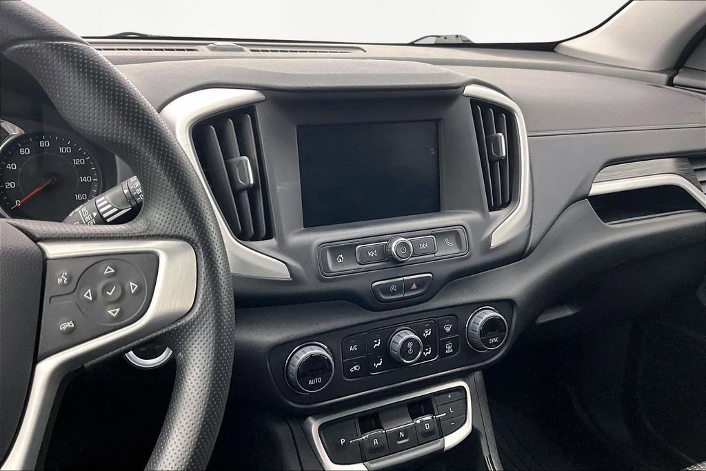 Used 2024 GMC Terrain SLE w/ Driver Convenience Package image 8