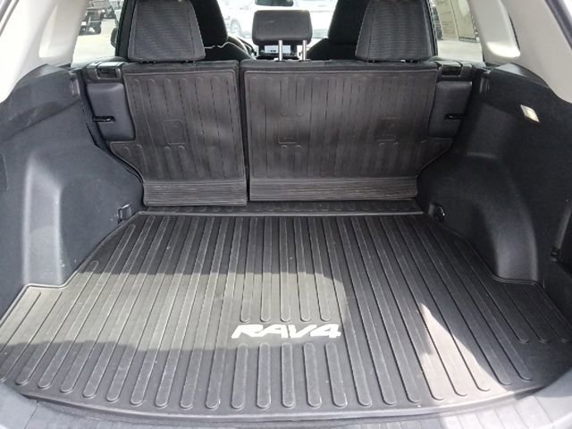 Used 2024 Toyota RAV4 LE FWD image 28