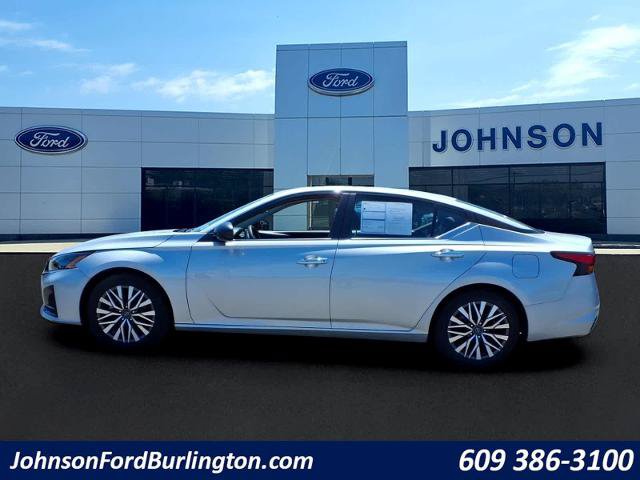 Used 2024 Nissan Altima 2.5 SV FWD image 8