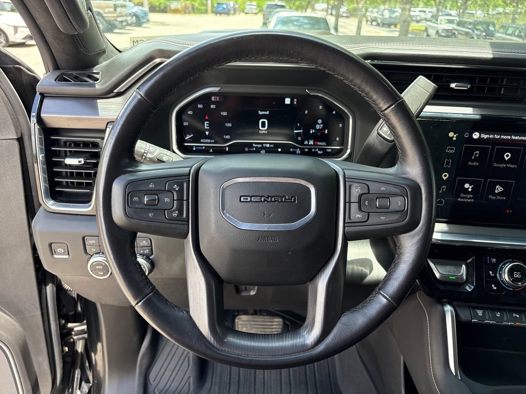 Used 2024 GMC Sierra 2500 Denali Ultimate AWD/4WD image 16
