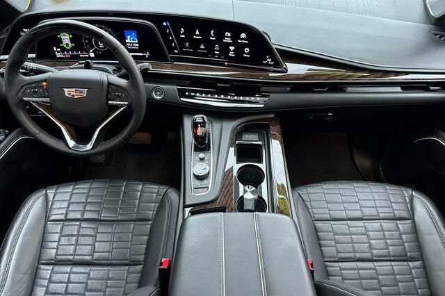 Used 2023 Cadillac Escalade Premium Luxury Platinum image 10