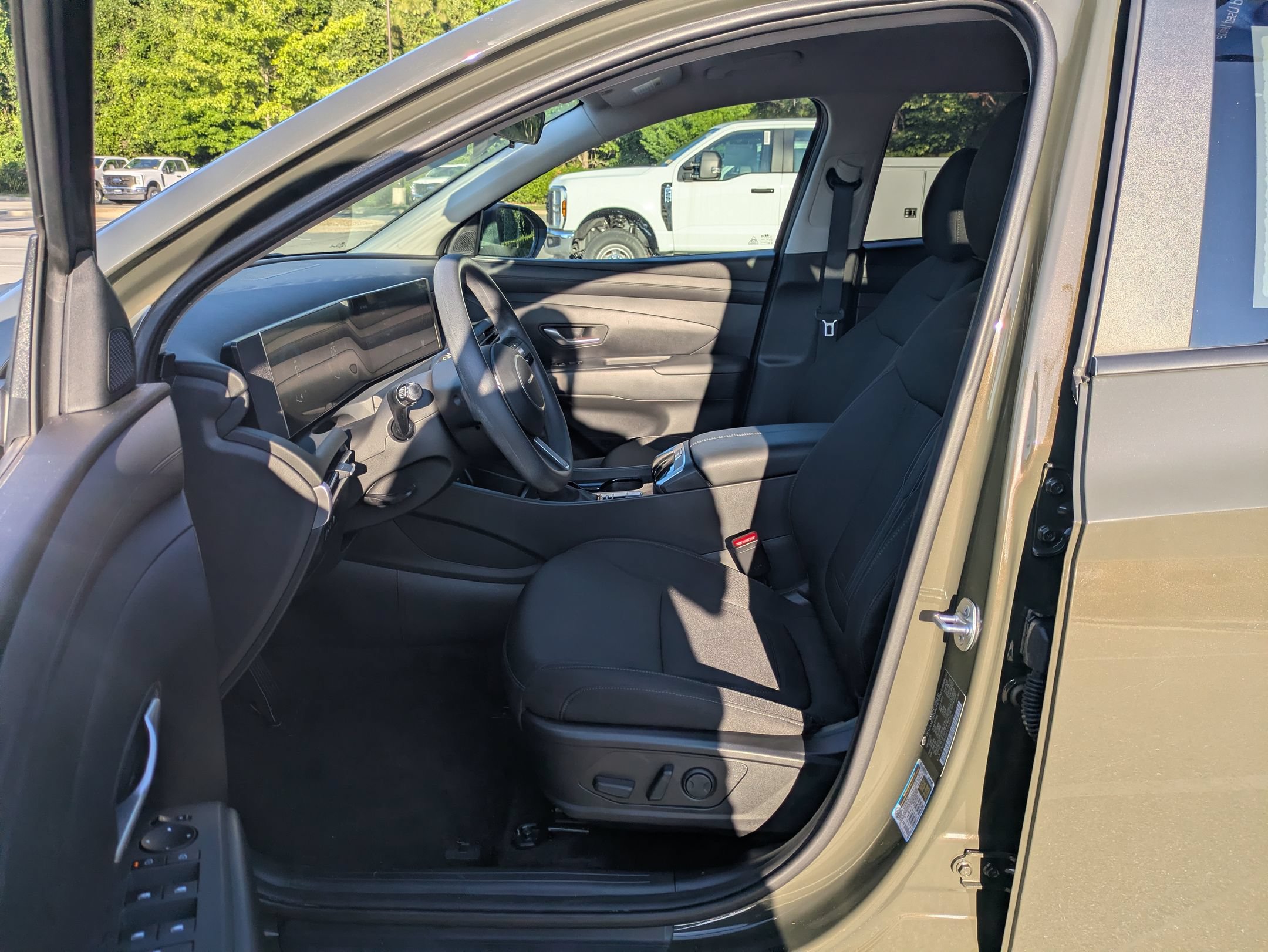 Used 2025 Hyundai Tucson SEL FWD image 12