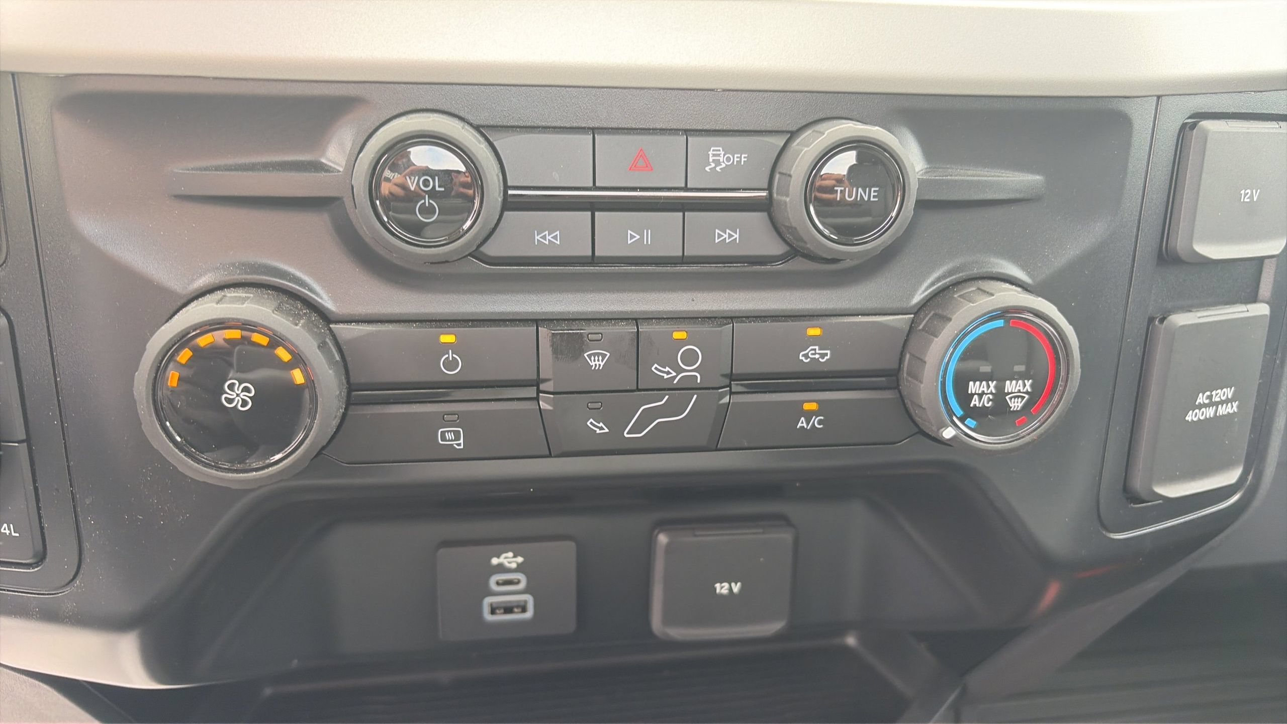 Certified 2025 Ford F350 XL w/ XL Off-Road Package AWD/4WD image 22