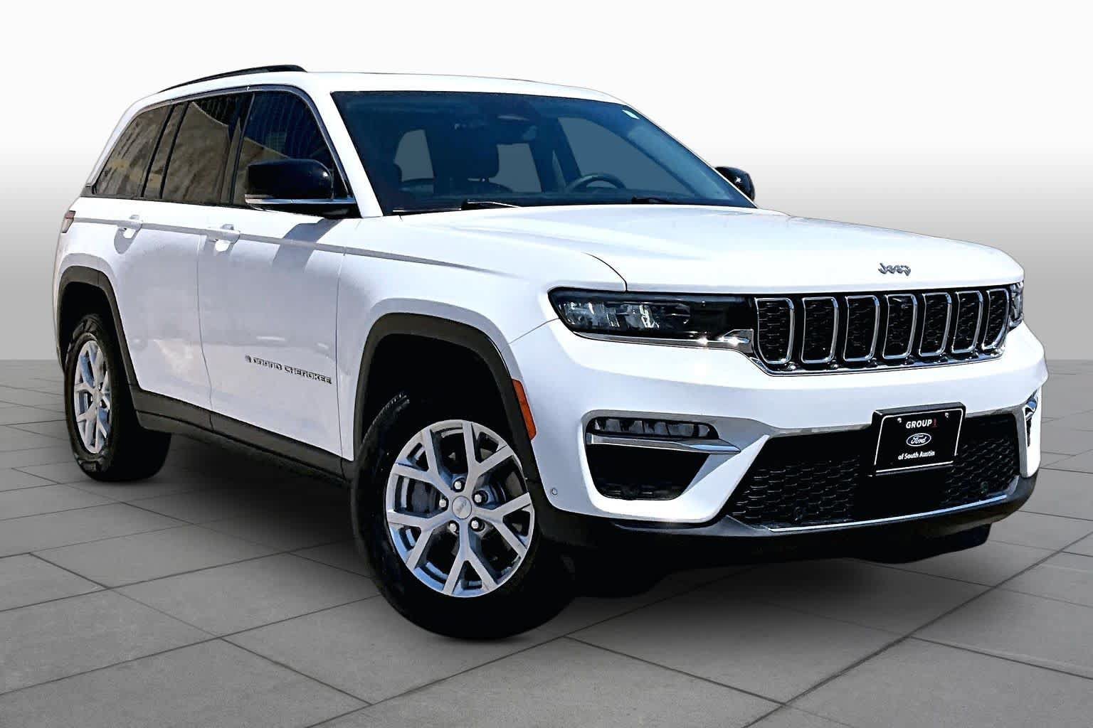 Used 2024 Jeep Grand Cherokee Limited w/ Luxury Tech Group II RWD image 3