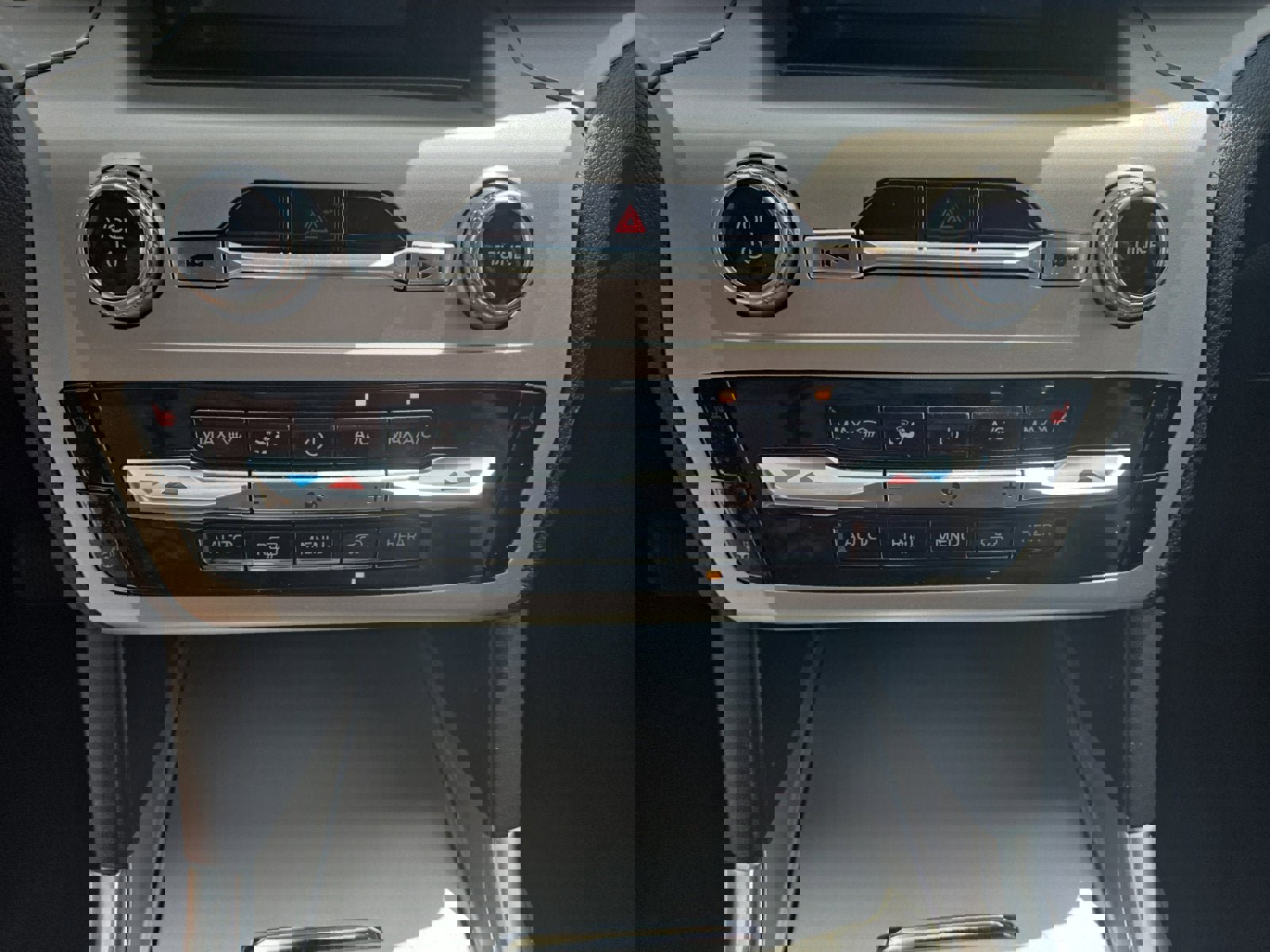 Certified 2022 Ford Explorer XLT w/ Equipment Group 202A image 20