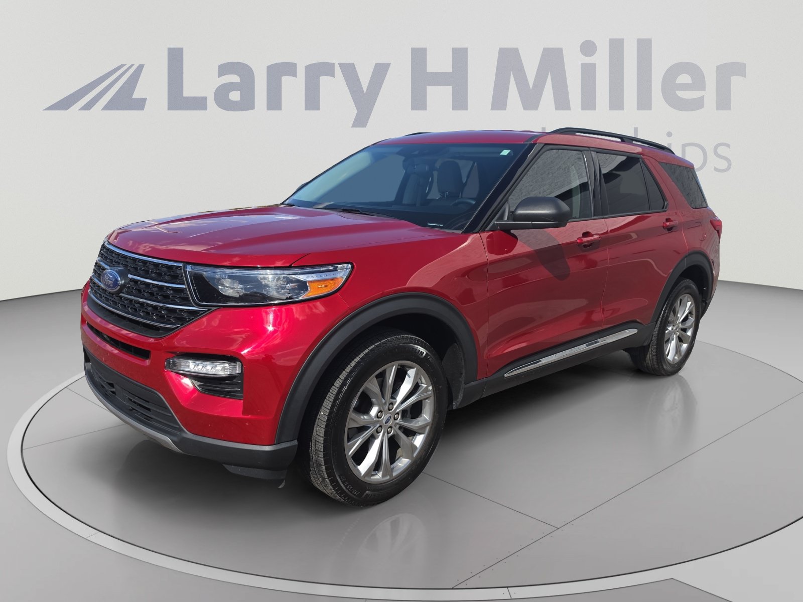 Certified 2023 Ford Explorer XLT w/ Equipment Group 202A AWD/4WD image 1