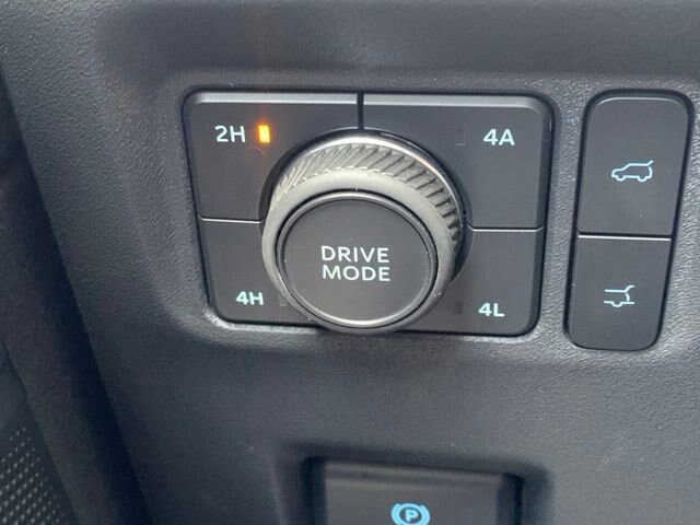 Certified 2025 Ford Expedition Active AWD/4WD image 29