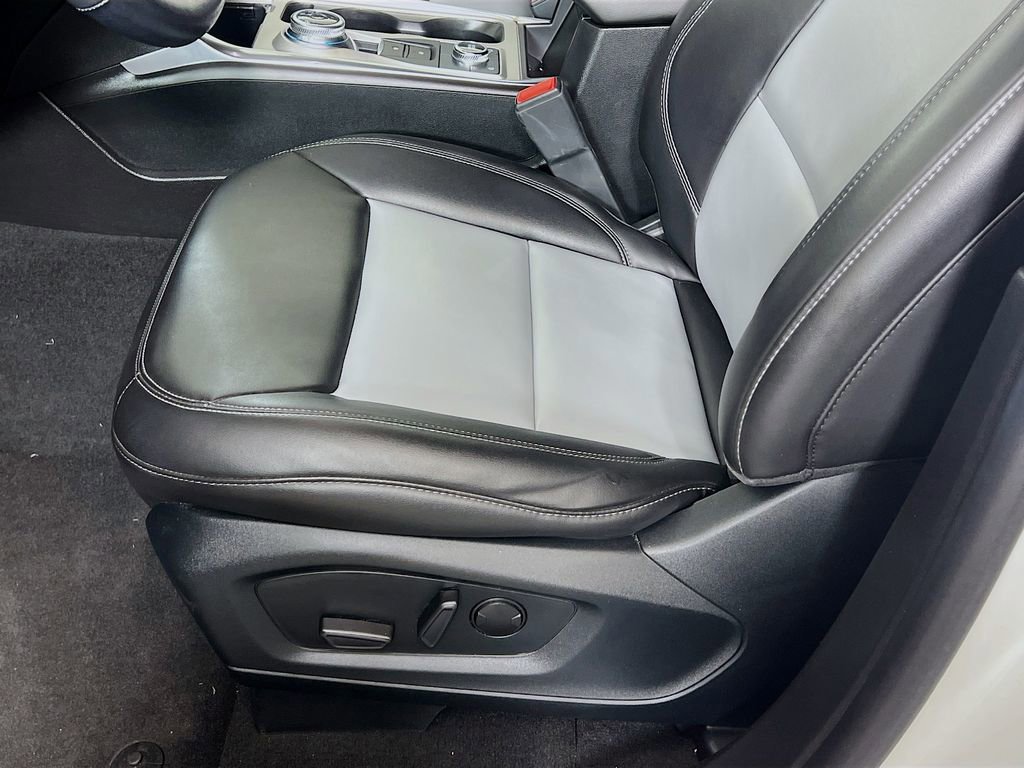 Certified 2023 Ford Explorer XLT w/ Equipment Group 202A AWD/4WD image 24