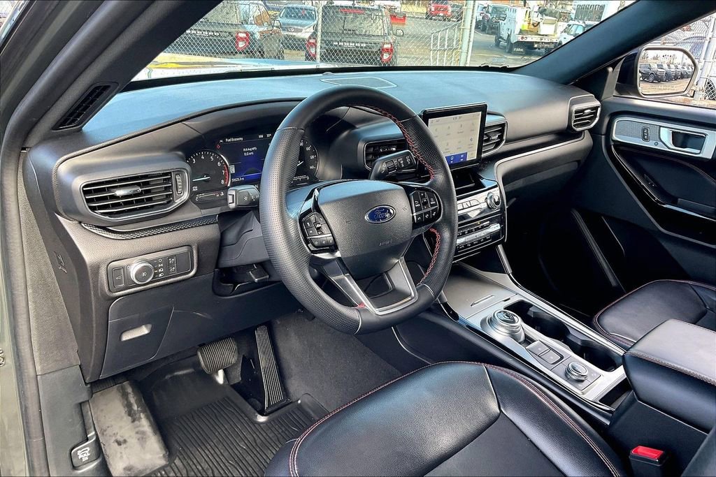 Certified 2022 Ford Explorer ST-Line image 12