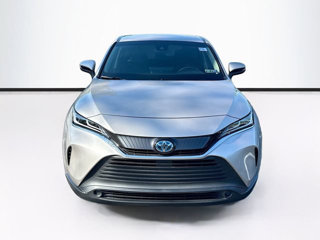 Used 2023 Toyota Venza LE AWD/4WD image 2