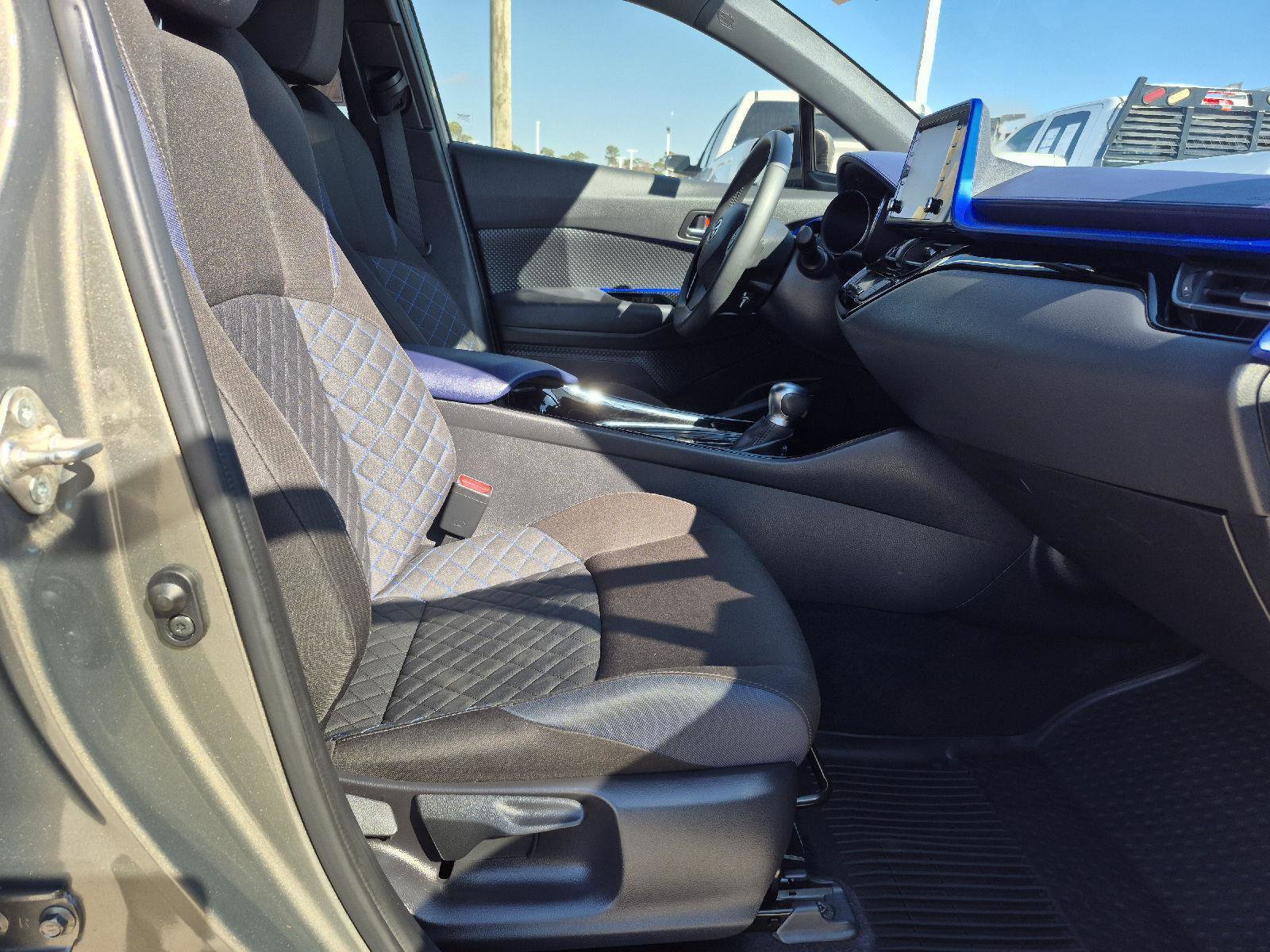 Used 2021 Toyota C-HR XLE image 25